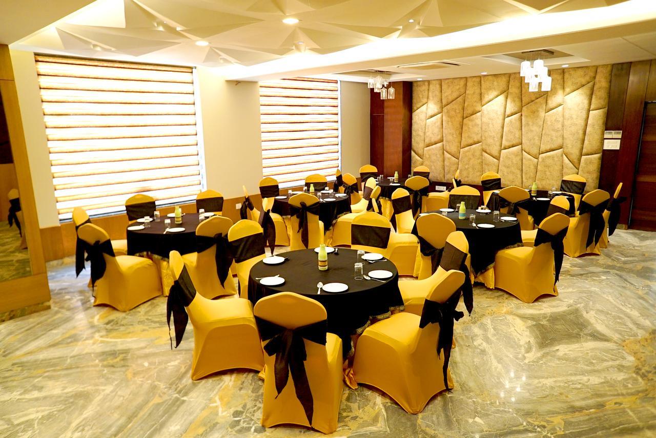 The Mystic Palms Mathura Exterior foto