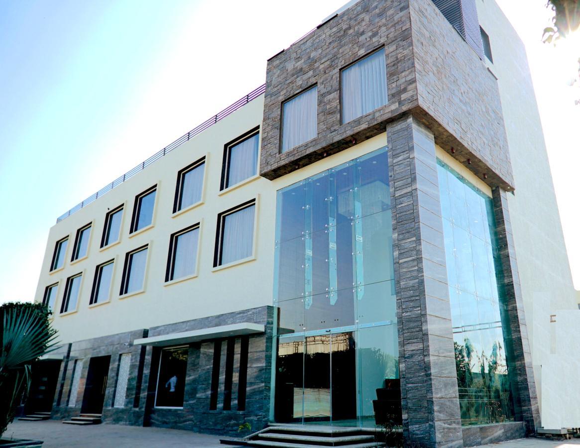 The Mystic Palms Mathura Exterior foto