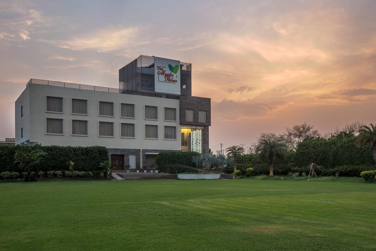 The Mystic Palms Mathura Exterior foto