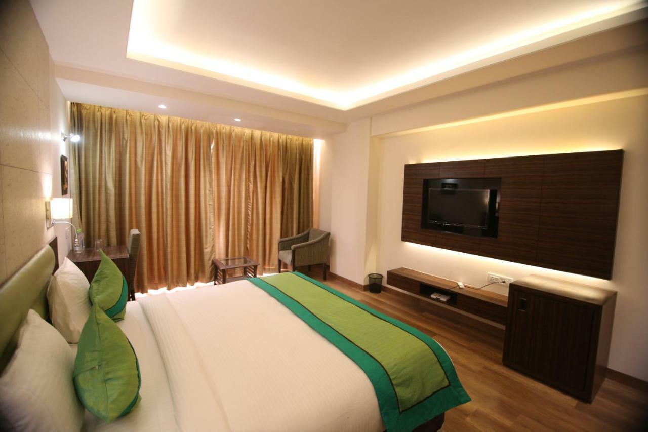 The Mystic Palms Mathura Exterior foto